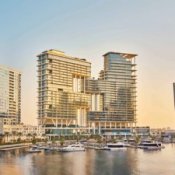 Слухати Drammatic – Dubai