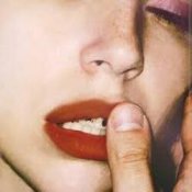 Слухати M1SHKA – Відчуваю