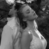 Слухати DAARINA – Мені не потрібно