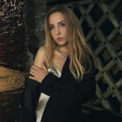 Слухати MALENA – Тільки там