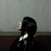 Слухати Ally Nicholas – Red