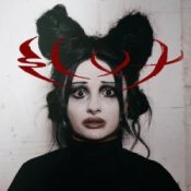 Обкладинка Valencia Grace – S!ut