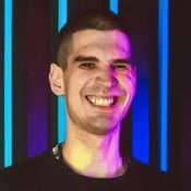 Слухати KOLYA BALAGAN – Девчуля-шик