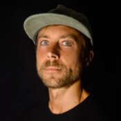 Слухати Moekel – In The Dark