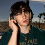 Слухати Petit Biscuit – Silhouettes (Avicii Edit)