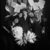 Слухати Бонд с кнопкой – Любовь