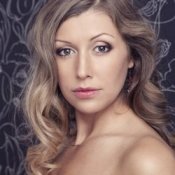 Слухати Елизавета Родина – Новогодняя