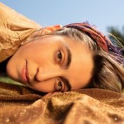 Слухати Alisa Amador – Slow Down