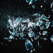 Слухати В АККУРАТ – Лёд