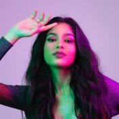 Слухати DIEEZ – Closer Than Words