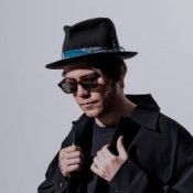 Слухати MALCEVS & MALVIDI – Waiting for You